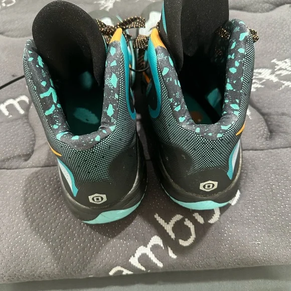 Nike Teal and Black Athletic Shoes - Picture 6 of 6
